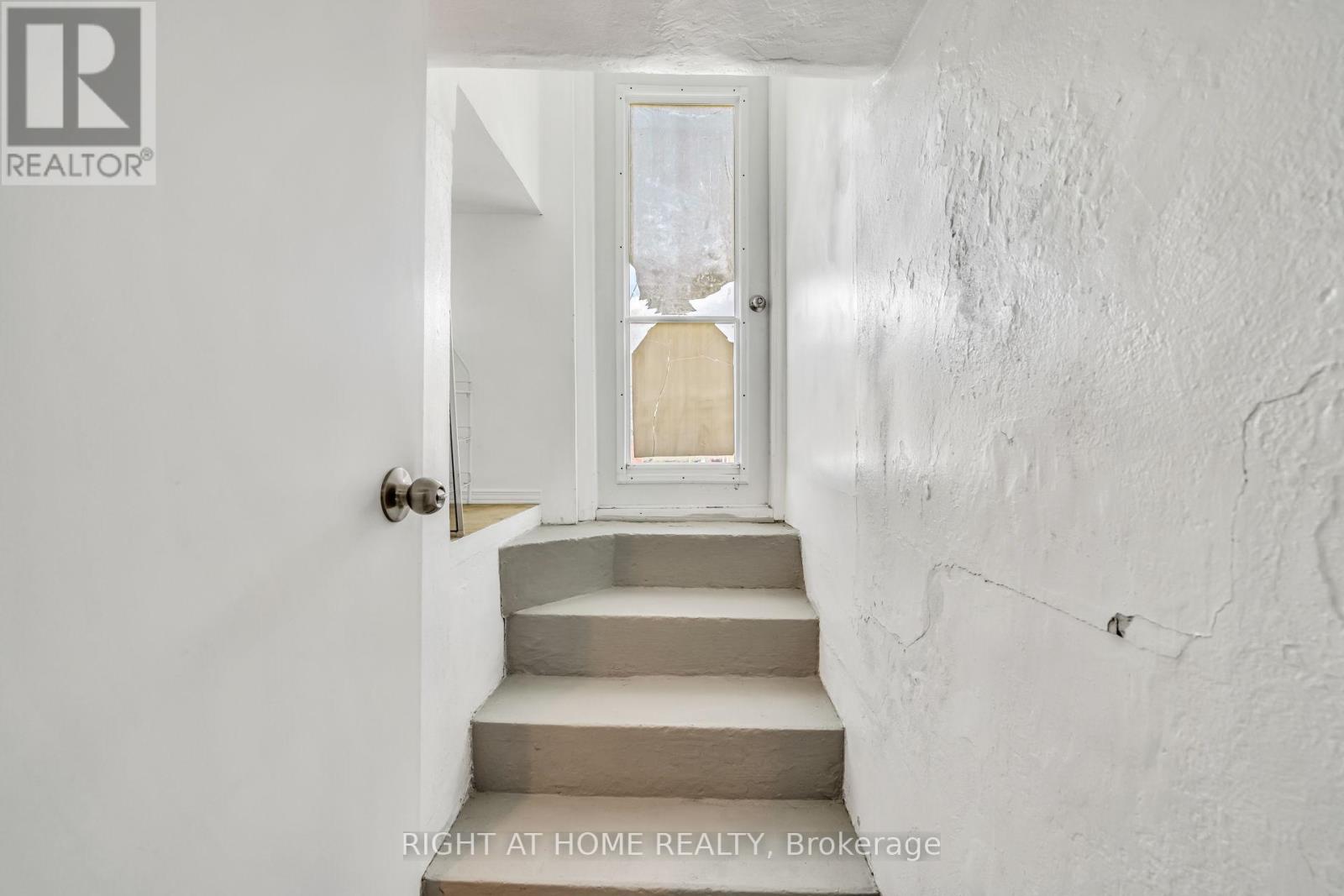 12 Porter Avenue, Toronto, Ontario  M6N 2G9 - Photo 43 - W12120358