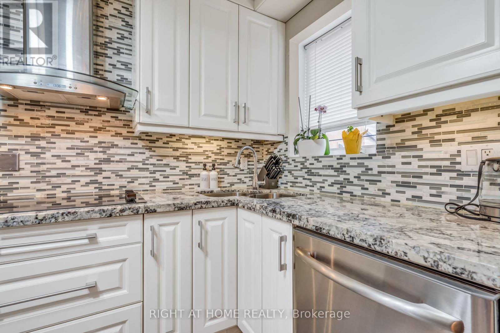 12 Porter Avenue, Toronto, Ontario  M6N 2G9 - Photo 23 - W12120358