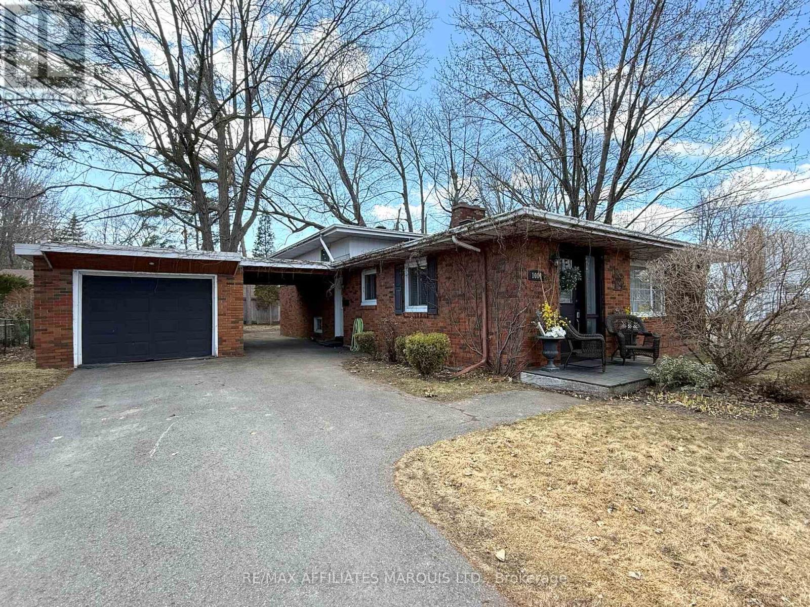 Property at 1006 RIVERDALE AVENUE image 3