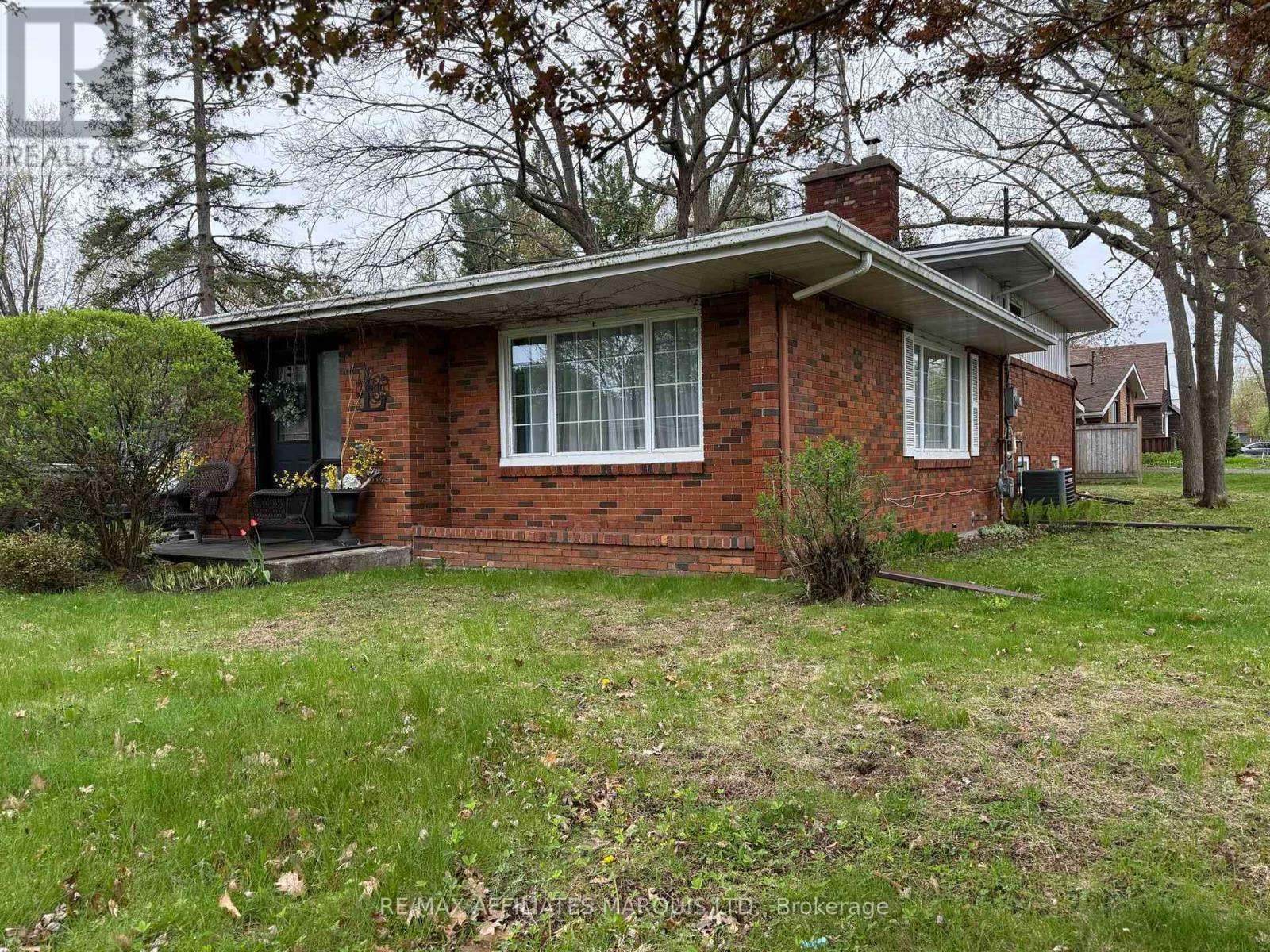 Property at 1006 RIVERDALE AVENUE image 2