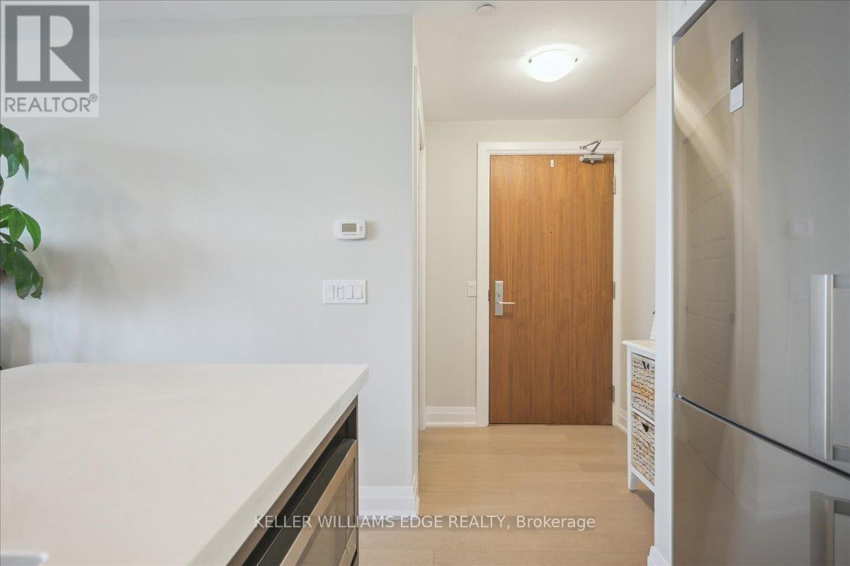 1401 - 2025 Maria Street, Burlington, Ontario  L7R 2M5 - Photo 8 - W12132608