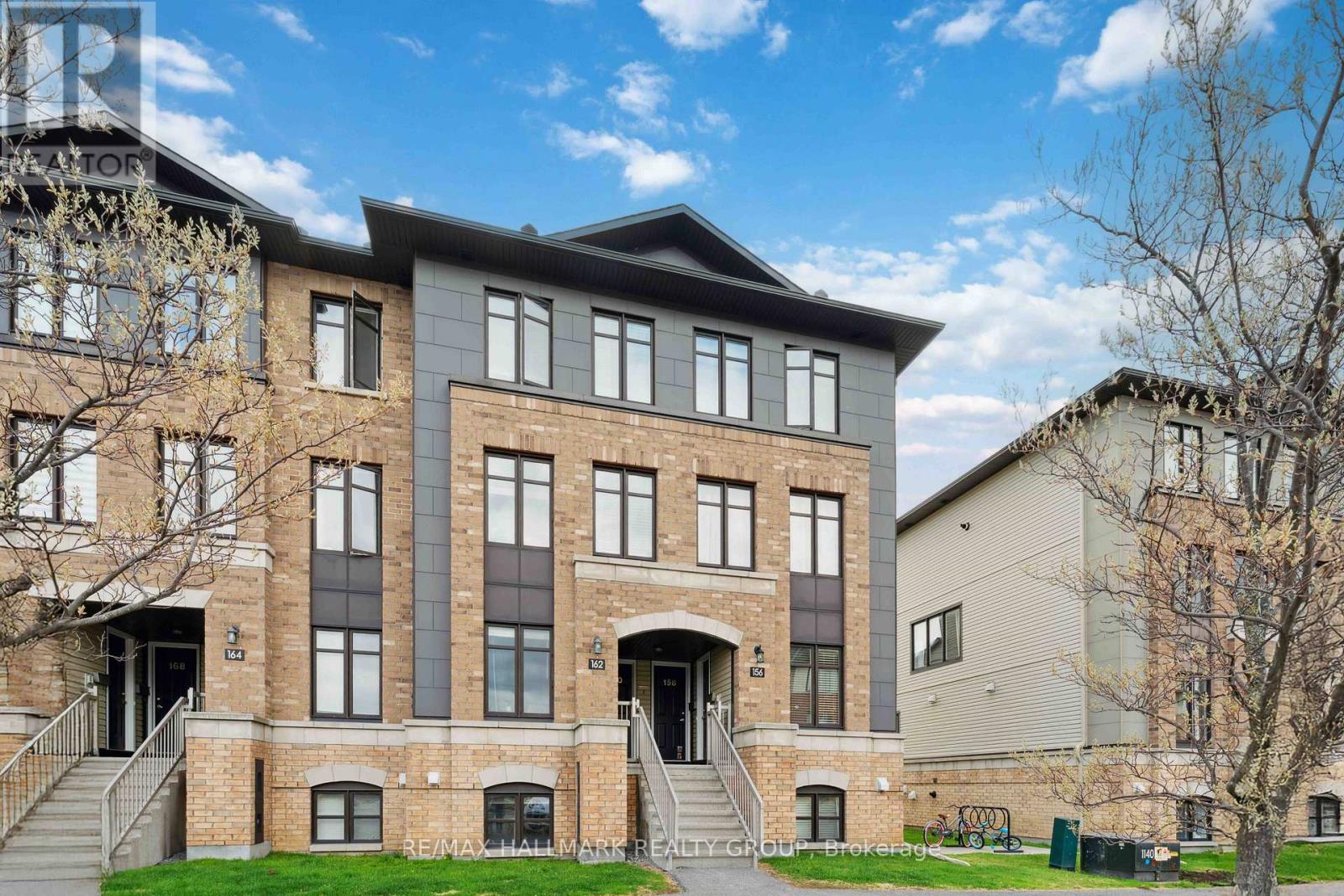 Property at 14 - 162 BLUESTONE PRIVATE image 1