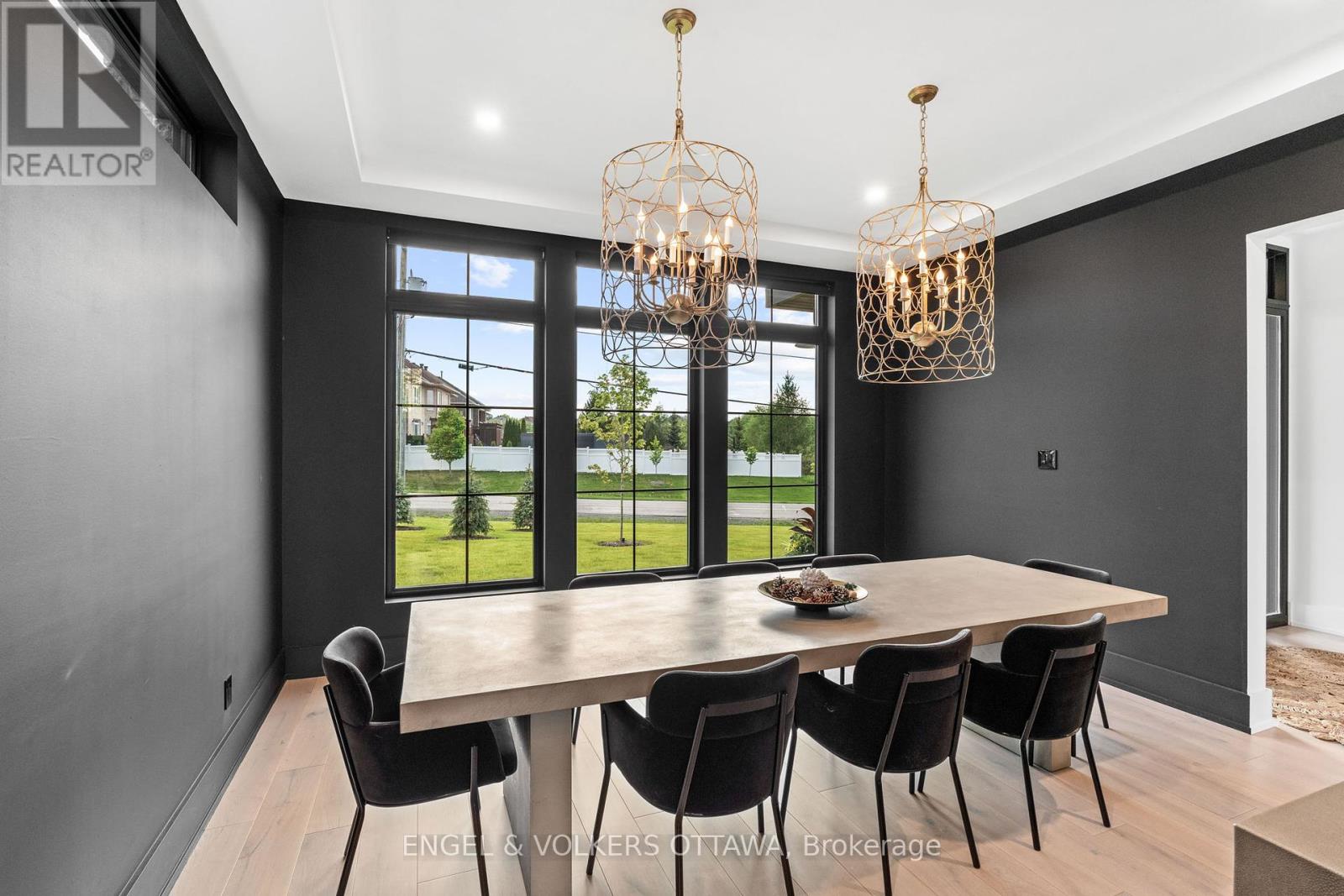 39 Winding Way, Ottawa, Ontario  K2C 3H1 - Photo 17 - X12132683
