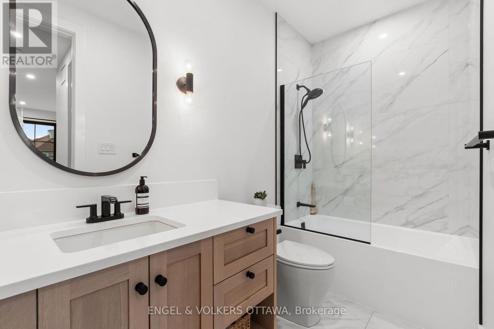 39 Winding Way, Ottawa, Ontario  K2C 3H1 - Photo 28 - X12132683