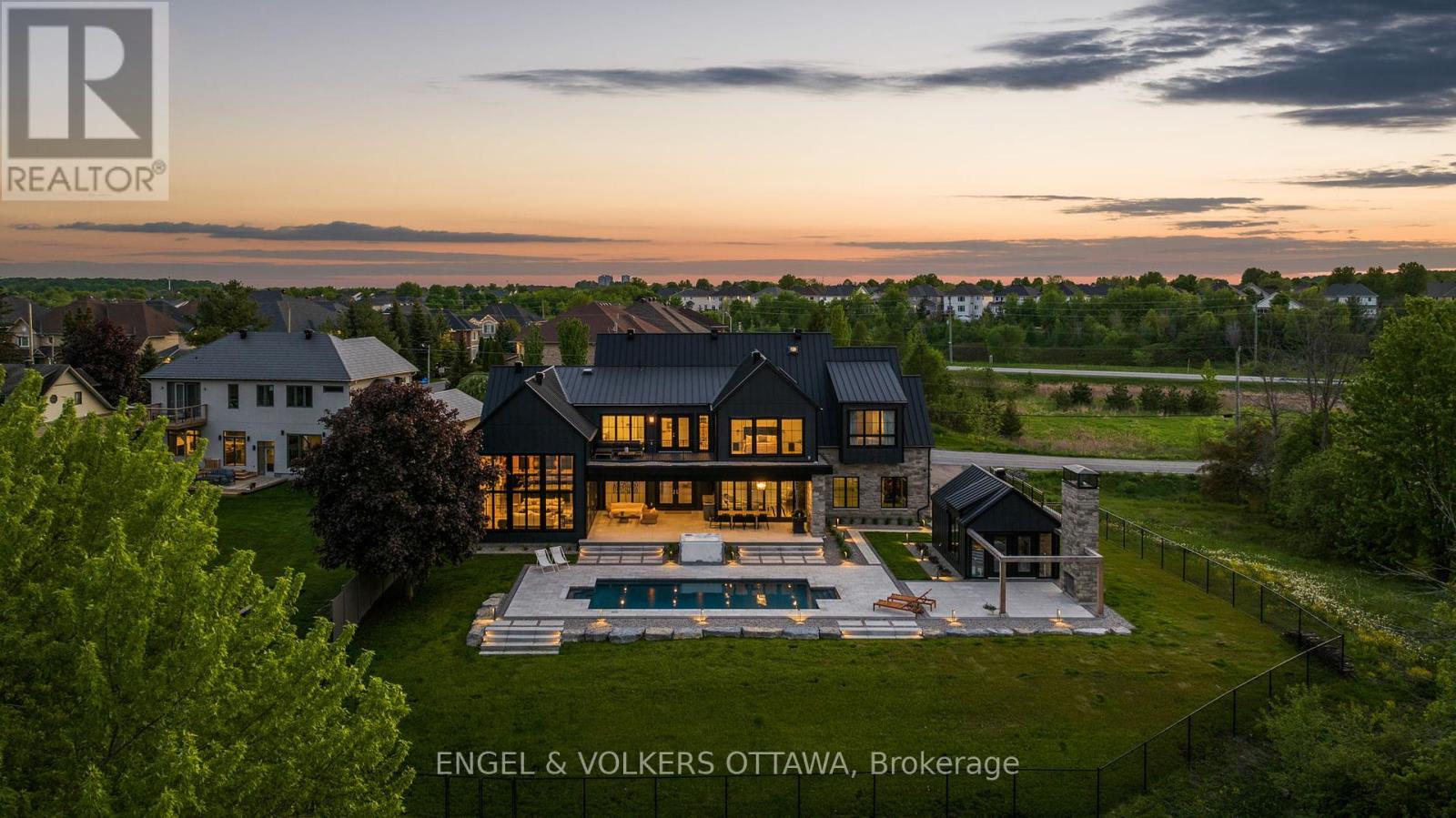 39 Winding Way, Ottawa, Ontario  K2C 3H1 - Photo 45 - X12132683