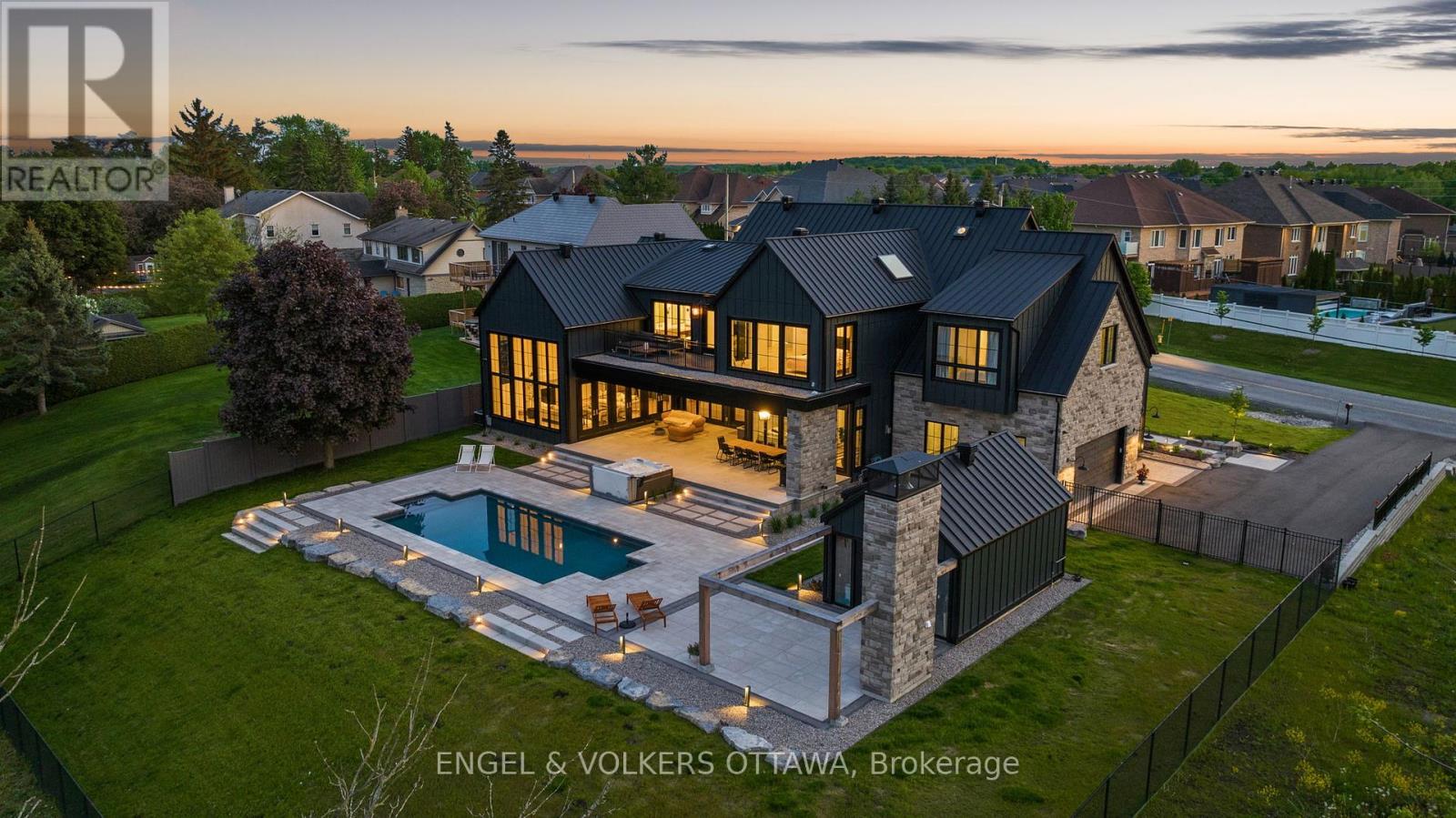 39 Winding Way, Ottawa, Ontario  K2C 3H1 - Photo 47 - X12132683