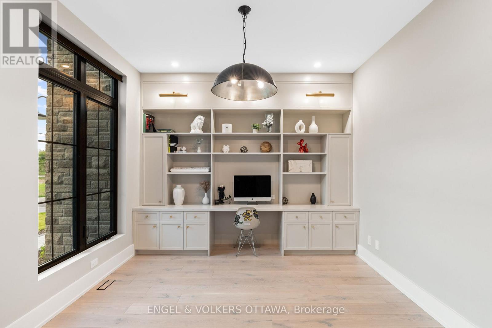 39 Winding Way, Ottawa, Ontario  K2C 3H1 - Photo 7 - X12132683
