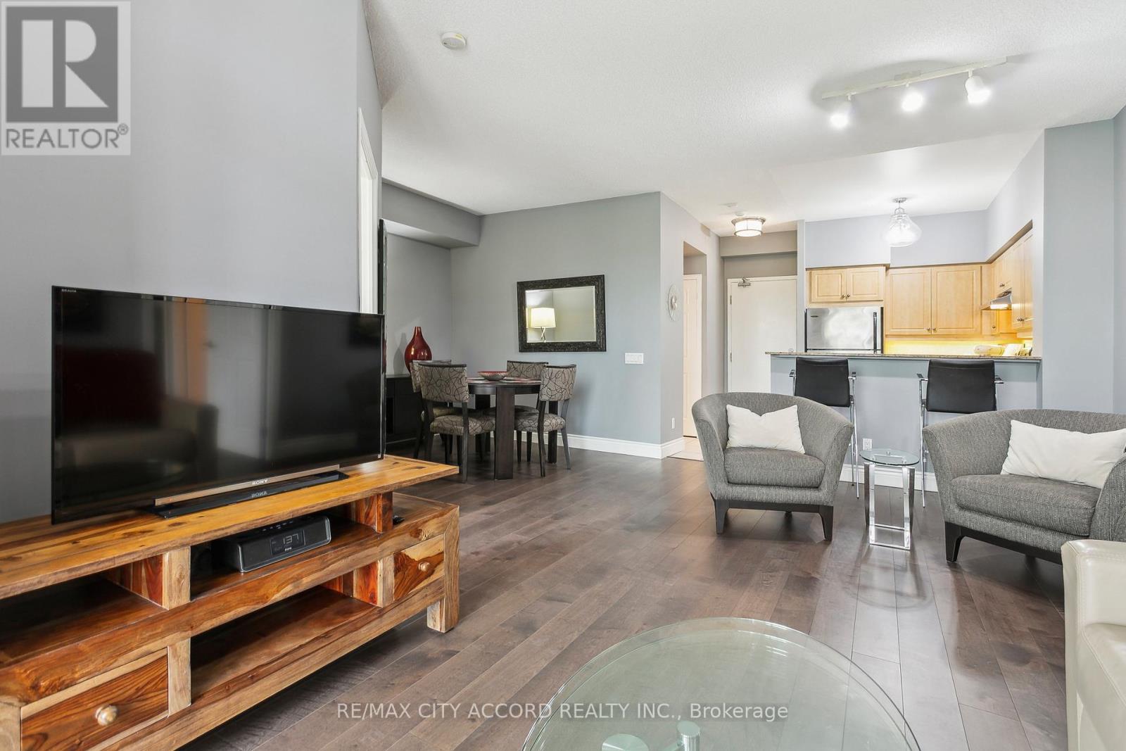 210 - 485 Rosewell Avenue, Toronto, Ontario  M4R 2J2 - Photo 13 - C12132645