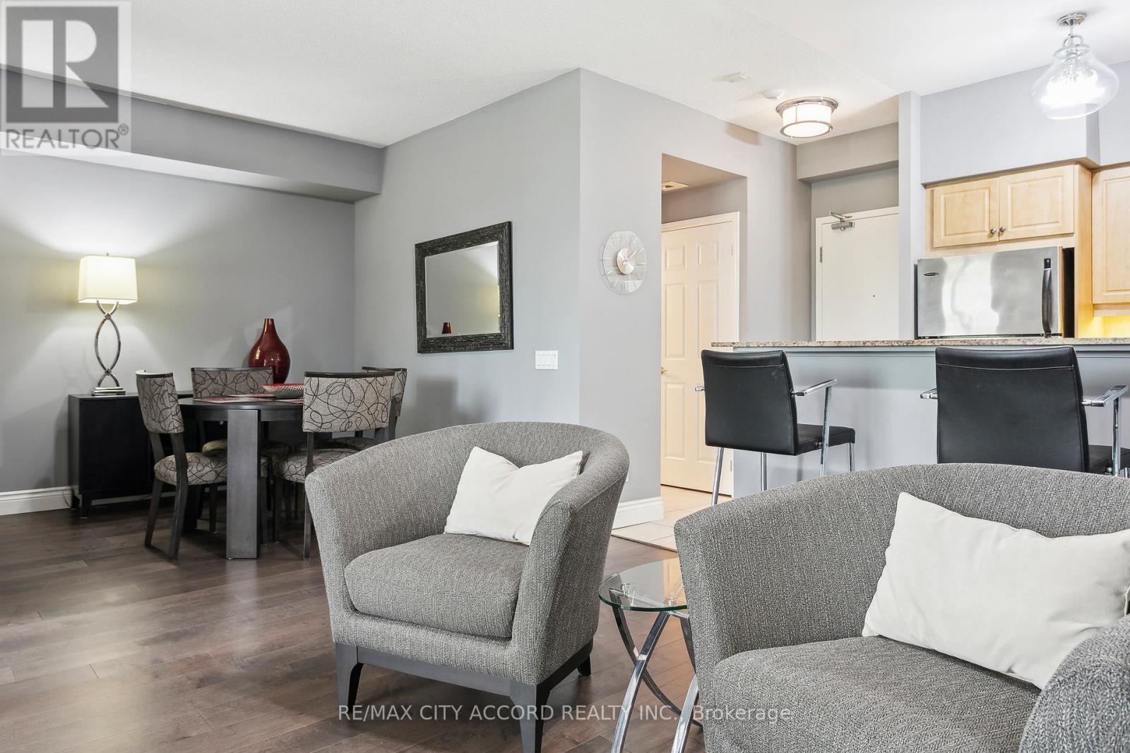 210 - 485 Rosewell Avenue, Toronto, Ontario  M4R 2J2 - Photo 7 - C12132645