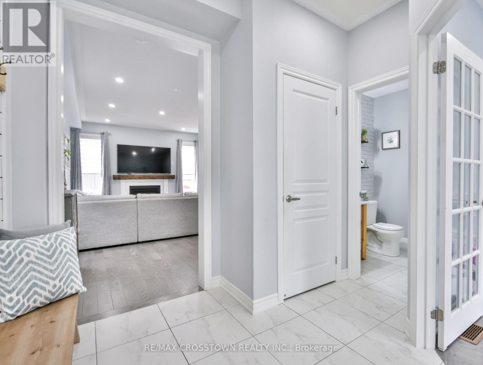 Property at 25 PIERCE PLACE image 5