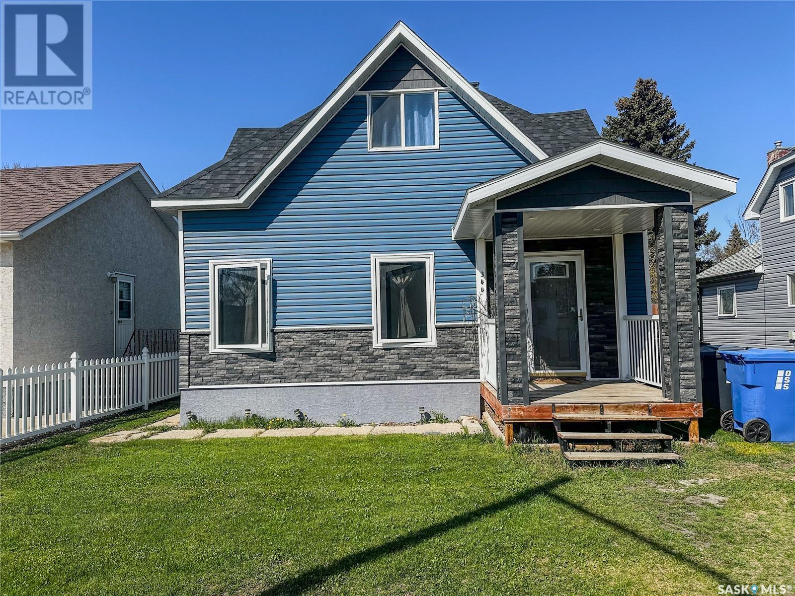 344 3rd Avenue E, Melville, Saskatchewan  S0A 2P0 - Photo 1 - SK005081