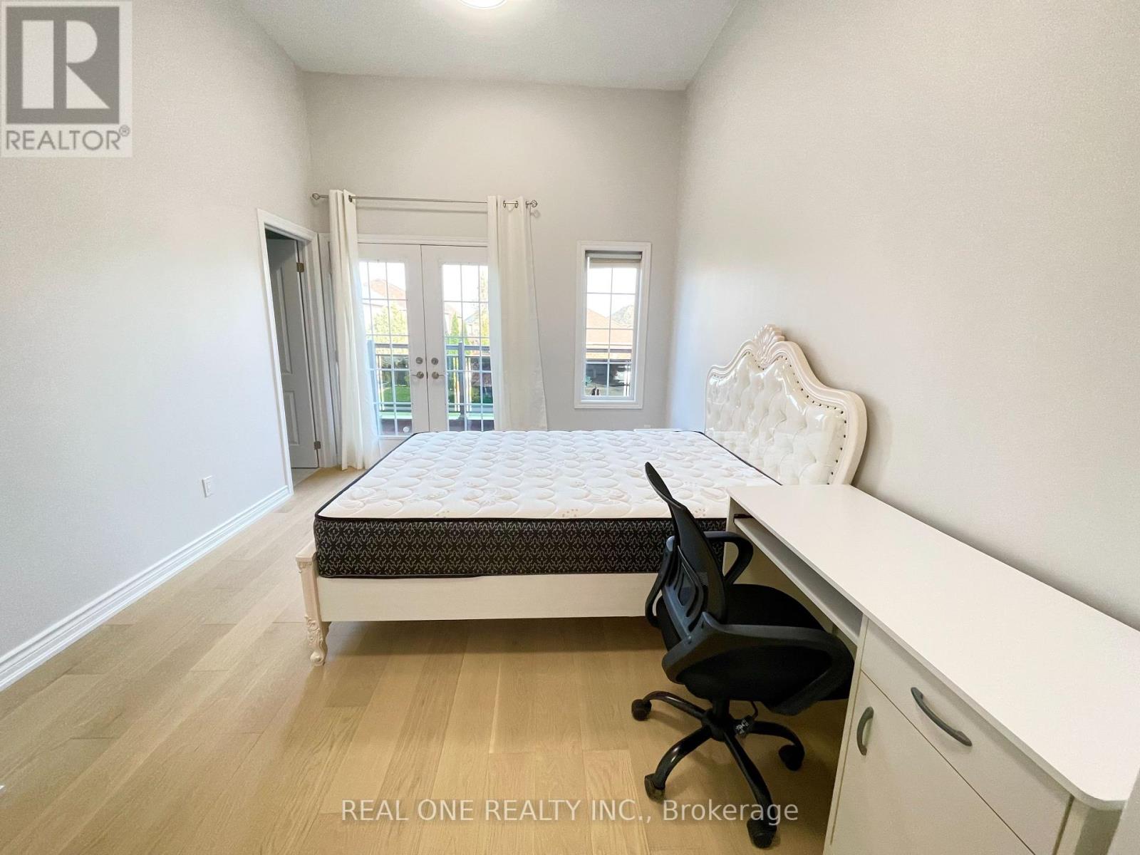 Ensuite Bed Room - 485 English Rose Lane W, Oakville, Ontario  L6H 7A3 - Photo 8 - W12132639