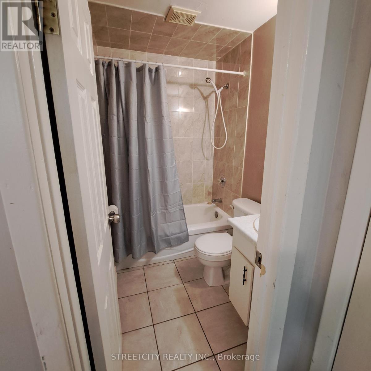 155 Chesterfield Avenue, London South, Ontario  N5Z 3N3 - Photo 9 - X12132746