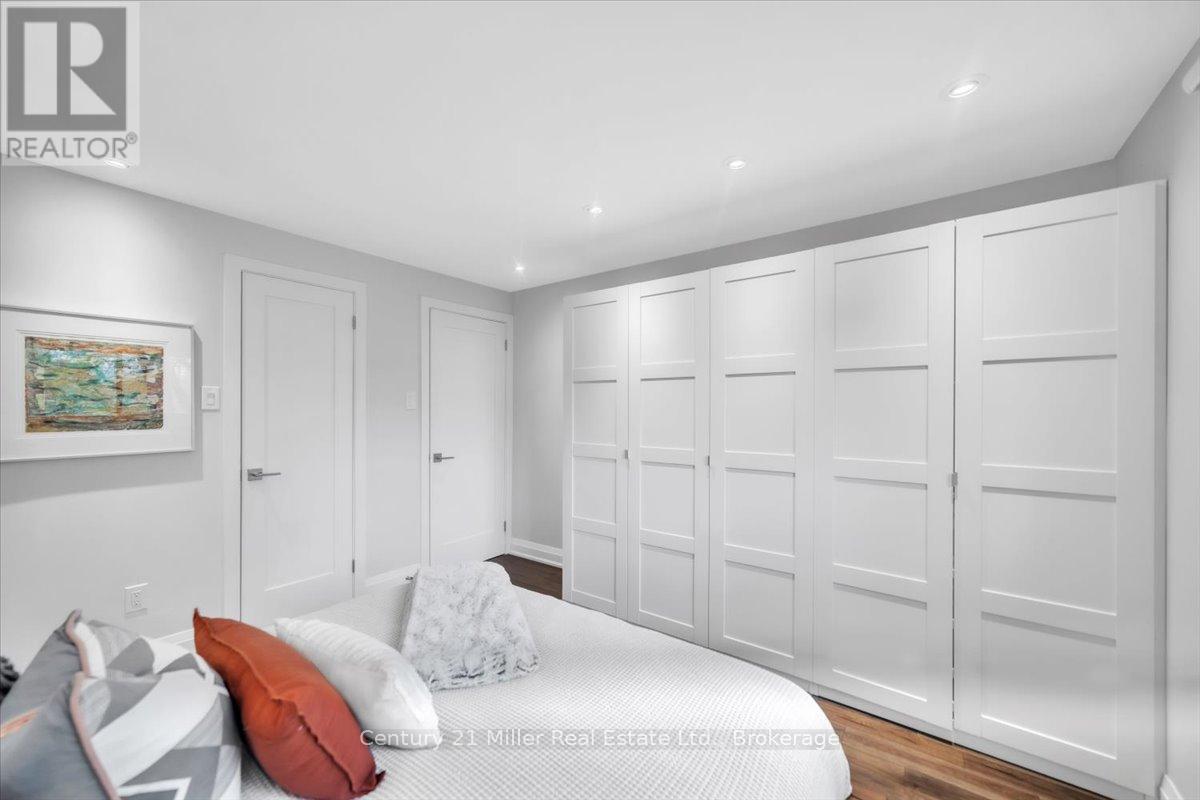 2301 Devon Road, Oakville, Ontario  L6J 5R2 - Photo 18 - W12132744