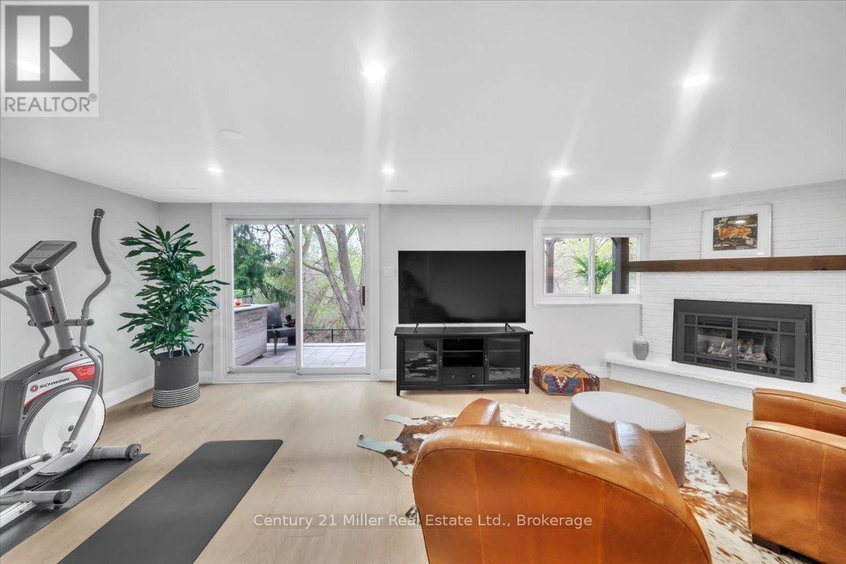 2301 Devon Road, Oakville, Ontario  L6J 5R2 - Photo 25 - W12132744