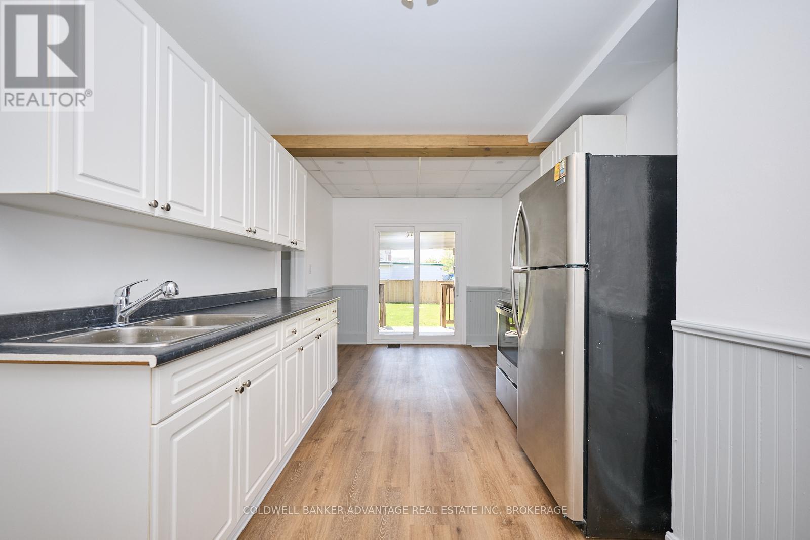 189 Young Street, Welland (Welland Downtown), Ontario  L3B 4C9 - Photo 4 - X12132723