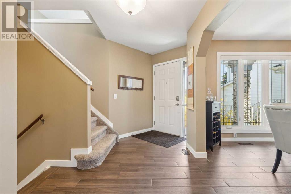 147 Valley Brook Circle Nw, Calgary, Alberta  T3B 5S2 - Photo 3 - A2218488
