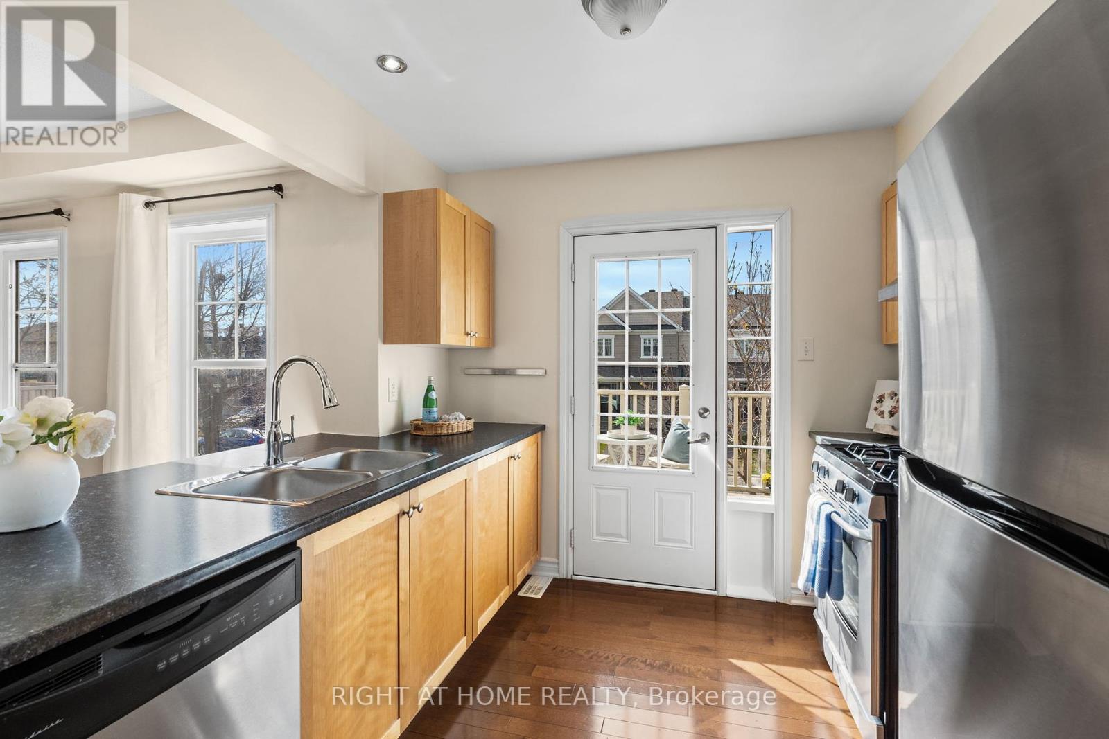 2557 Waterlilly Way, Ottawa, Ontario  K2J 0K6 - Photo 8 - X12130187