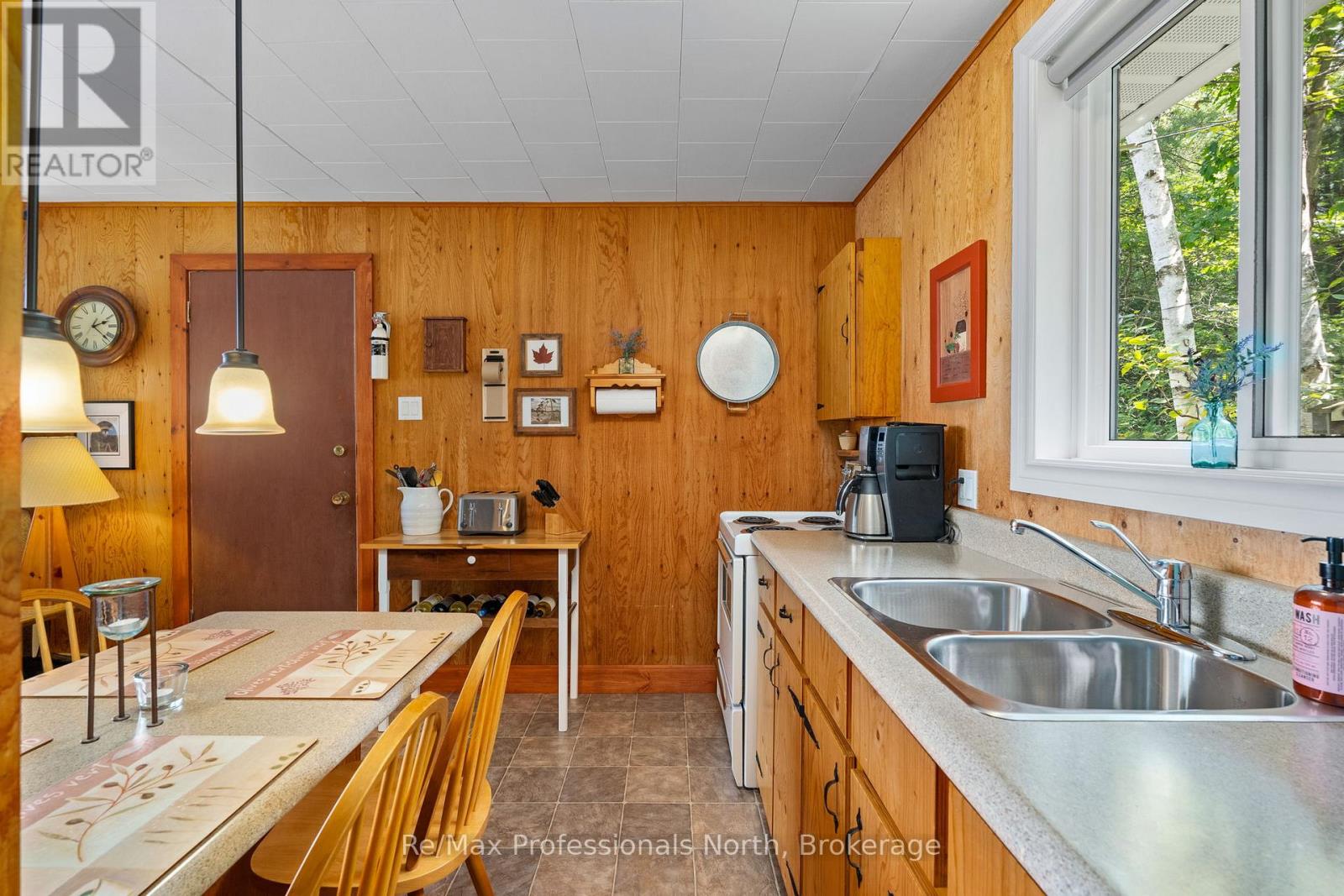 1020 Road 2000, Gravenhurst, Ontario  P0E 1G0 - Photo 23 - X12132719
