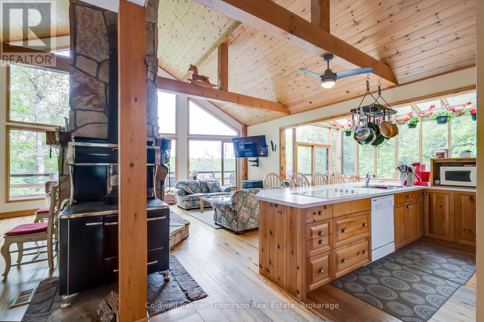 100 Rock Road S, Huntsville, Ontario  P0A 1R0 - Photo 4 - X12132726