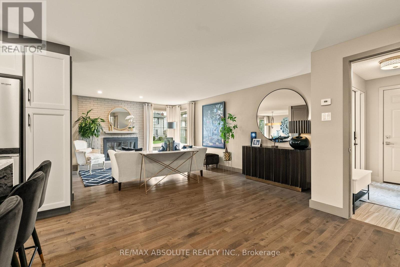 Property at 116 QUEENSLINE DRIVE image 4