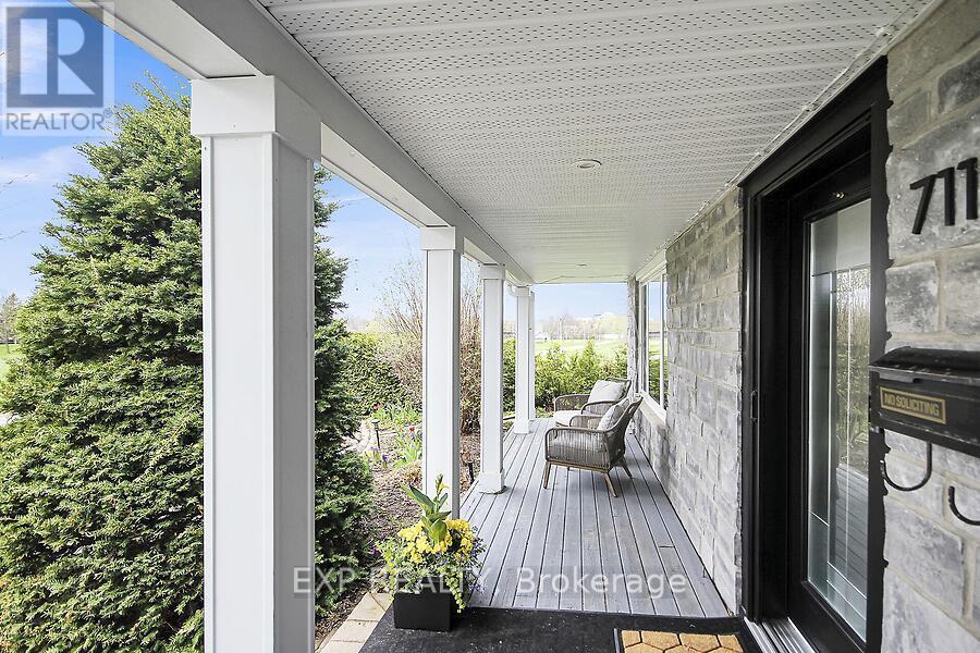 711 Hartman Crescent, Ottawa, Ontario  K1V 7E8 - Photo 3 - X12132728