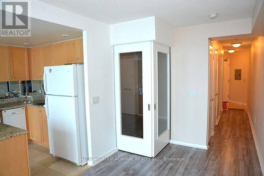 1109 - 208 Queens Quay W, Toronto, Ontario  M5J 2Y5 - Photo 11 - C12132739