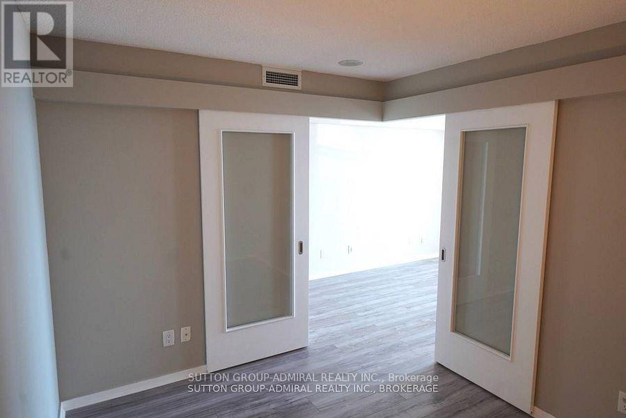 1109 - 208 Queens Quay W, Toronto, Ontario  M5J 2Y5 - Photo 12 - C12132739