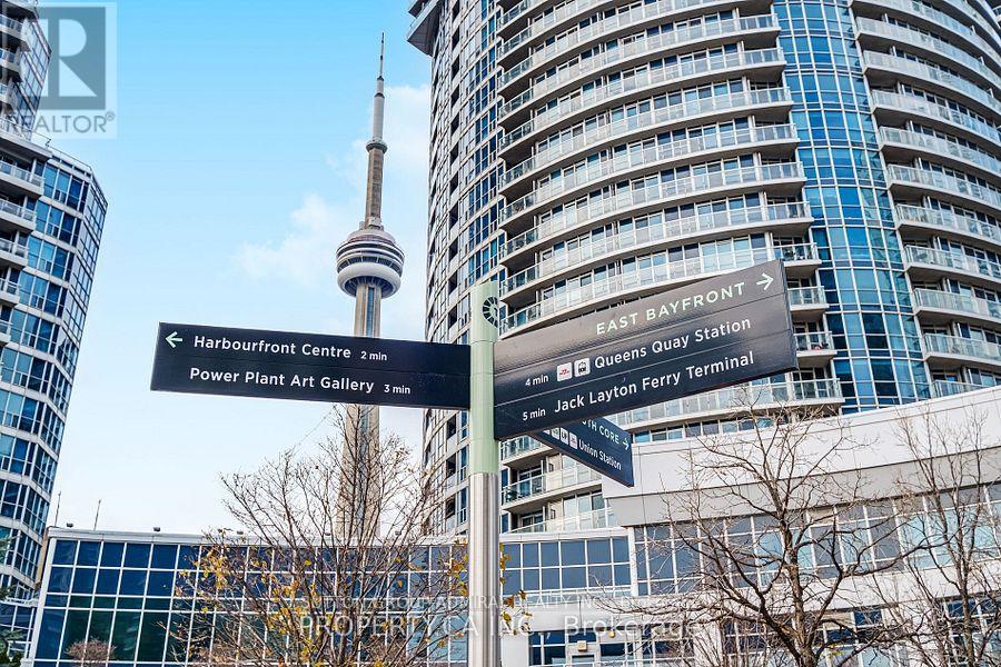 1109 - 208 Queens Quay W, Toronto (Waterfront Communities), Ontario  M5J 2Y5 - Photo 2 - C12132739
