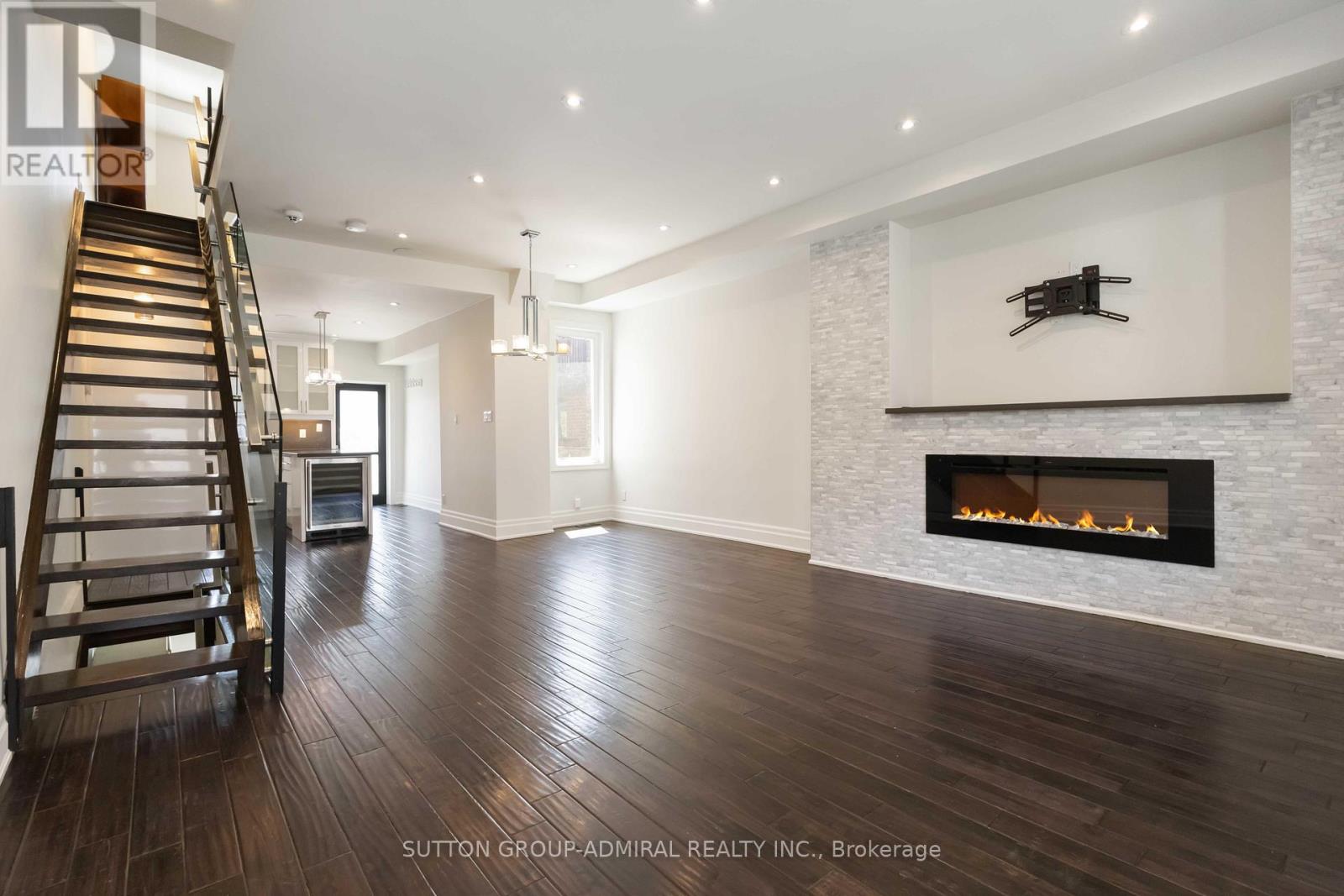 Property at 235 BAIN AVENUE image 4