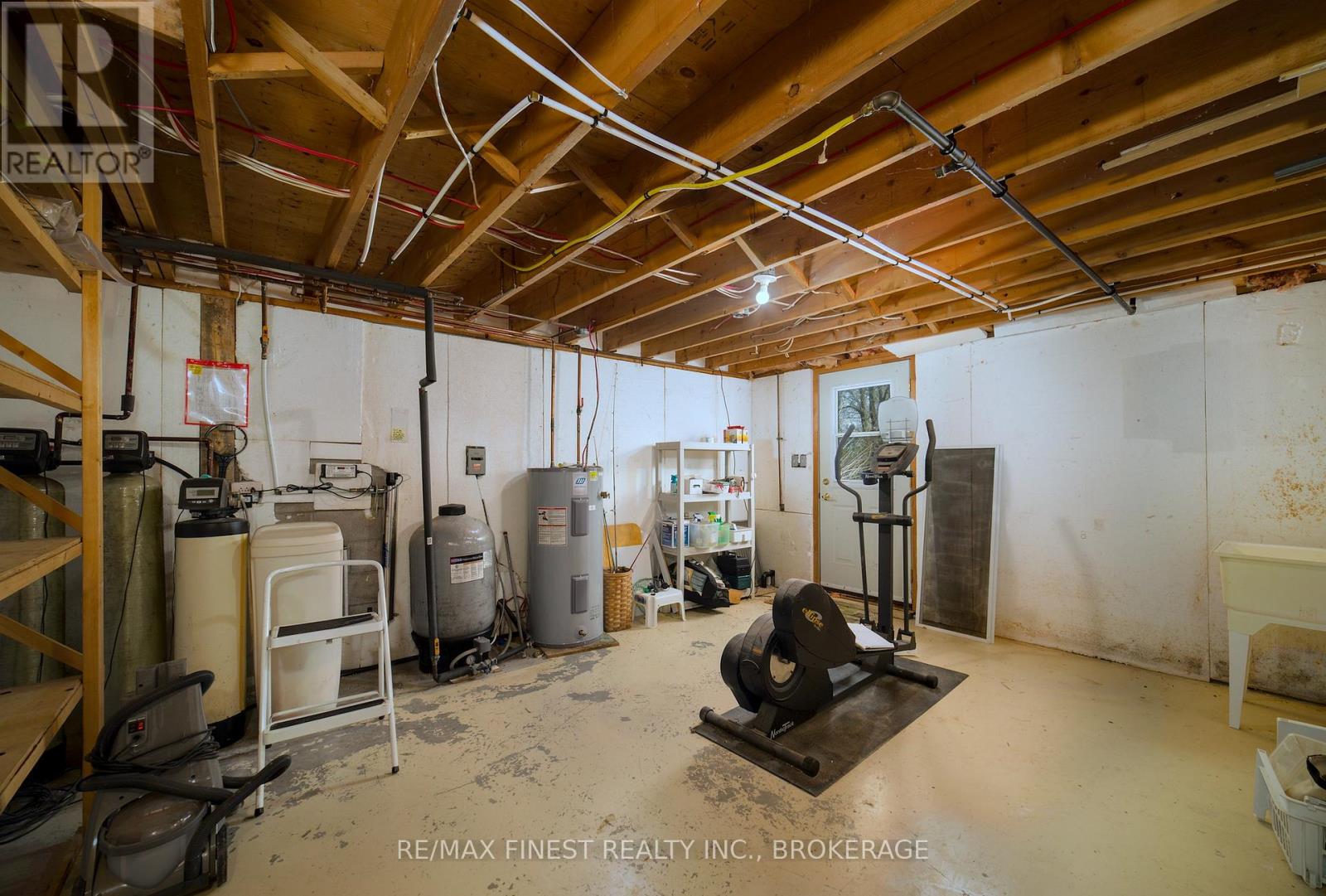 9820 Front Road, Loyalist, Ontario  K0H 2S0 - Photo 31 - X12130312