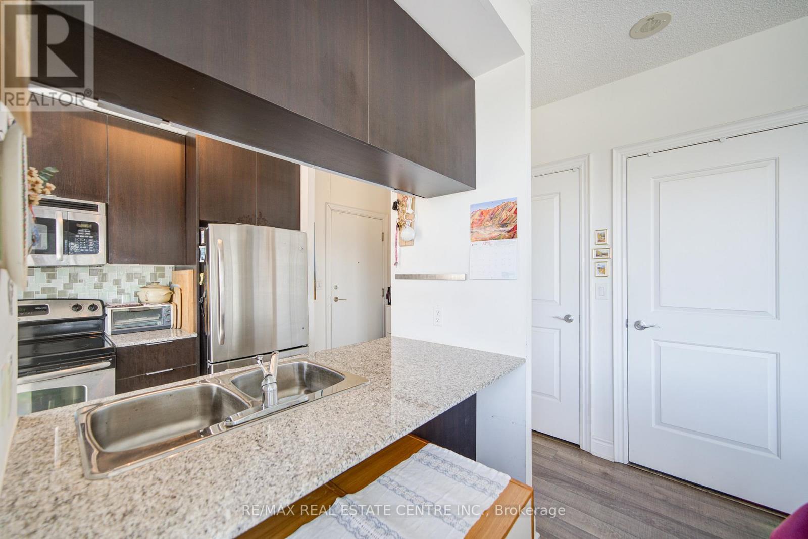 1602 - 16 Brookers Lane, Toronto, Ontario  M8V 0A5 - Photo 13 - W12132720