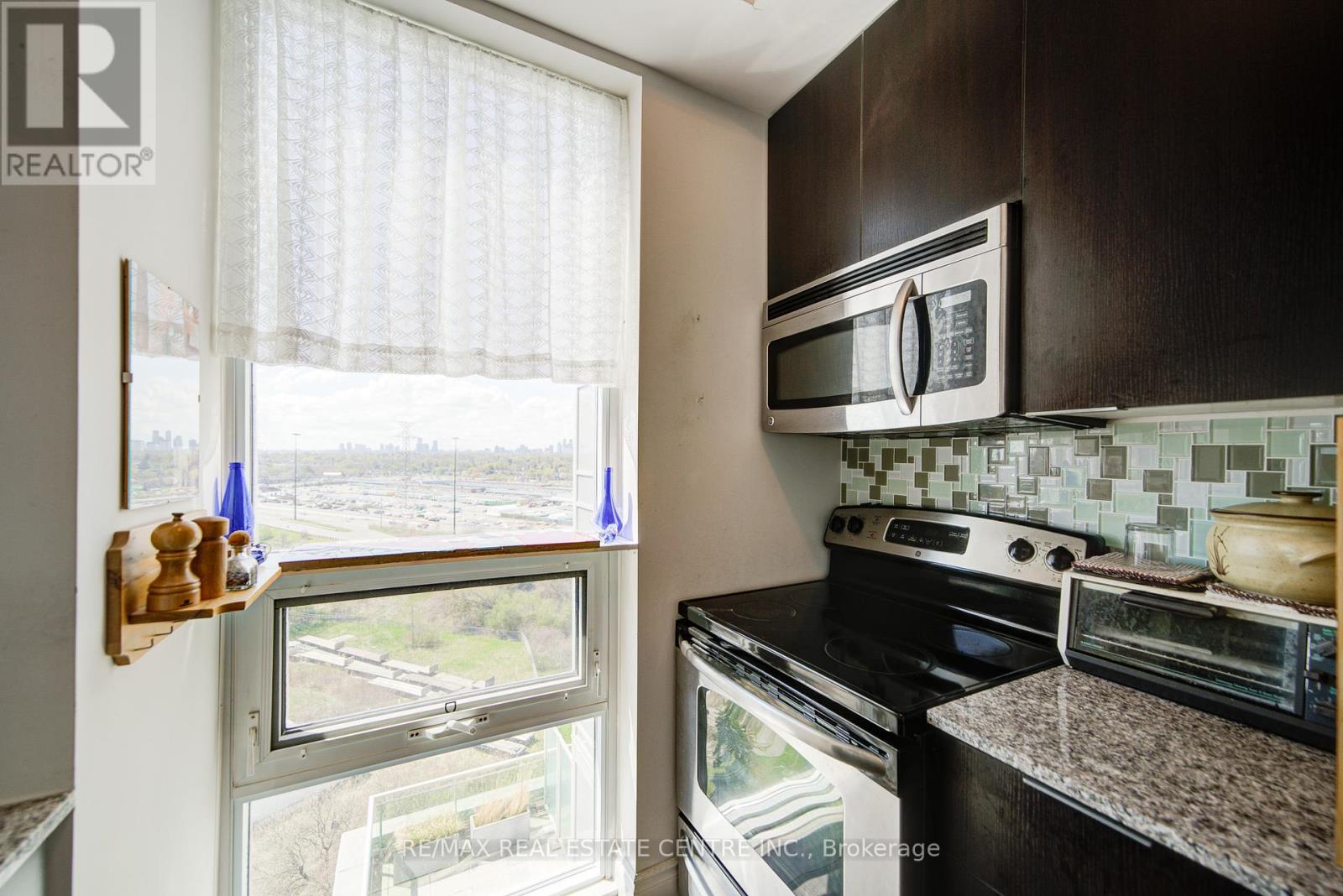 1602 - 16 Brookers Lane, Toronto, Ontario  M8V 0A5 - Photo 14 - W12132720