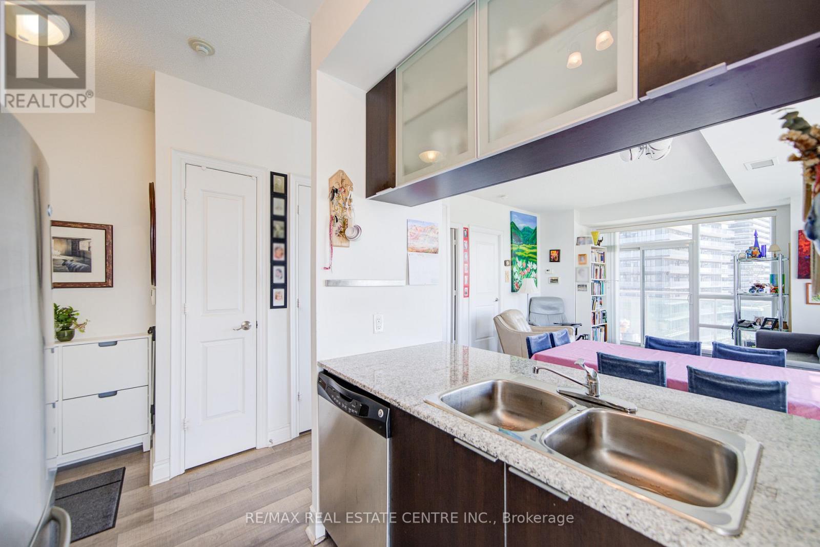 1602 - 16 Brookers Lane, Toronto, Ontario  M8V 0A5 - Photo 15 - W12132720