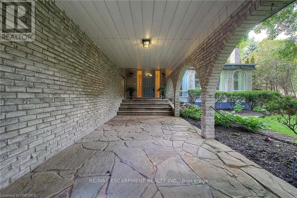 170 Cavendish Court, Oakville, Ontario  L6J 5S2 - Photo 15 - W12132736