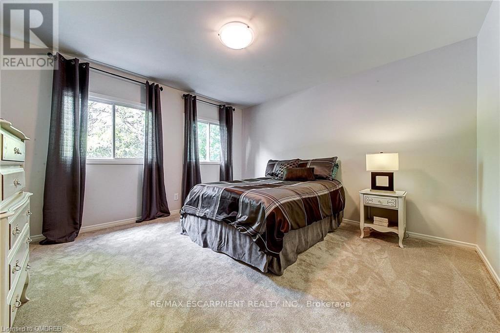 170 Cavendish Court, Oakville, Ontario  L6J 5S2 - Photo 39 - W12132736