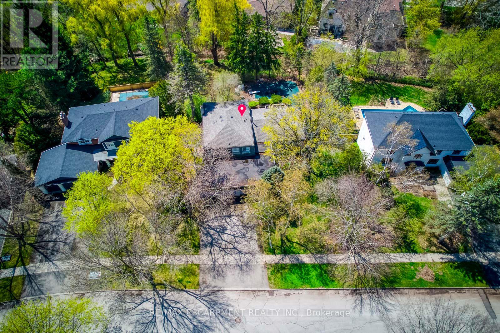170 Cavendish Court, Oakville, Ontario  L6J 5S2 - Photo 4 - W12132736