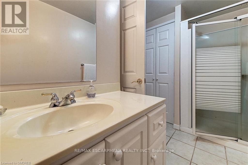 170 Cavendish Court, Oakville, Ontario  L6J 5S2 - Photo 44 - W12132736