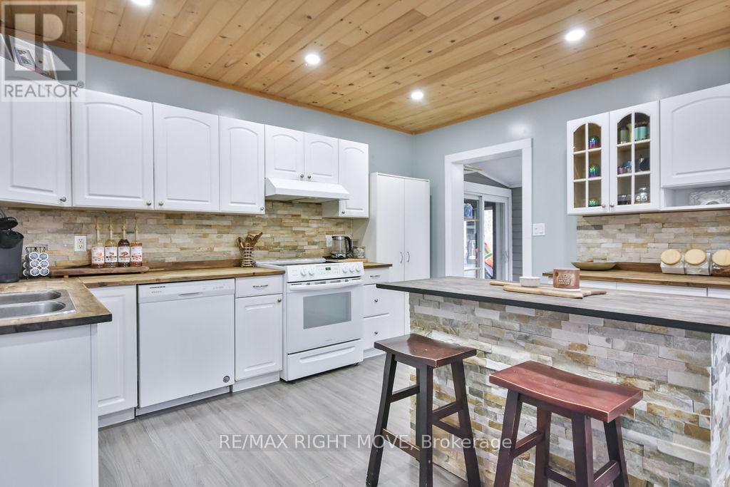198 Woodchester Avenue, Bracebridge, Ontario  P1L 1H8 - Photo 13 - X12132737