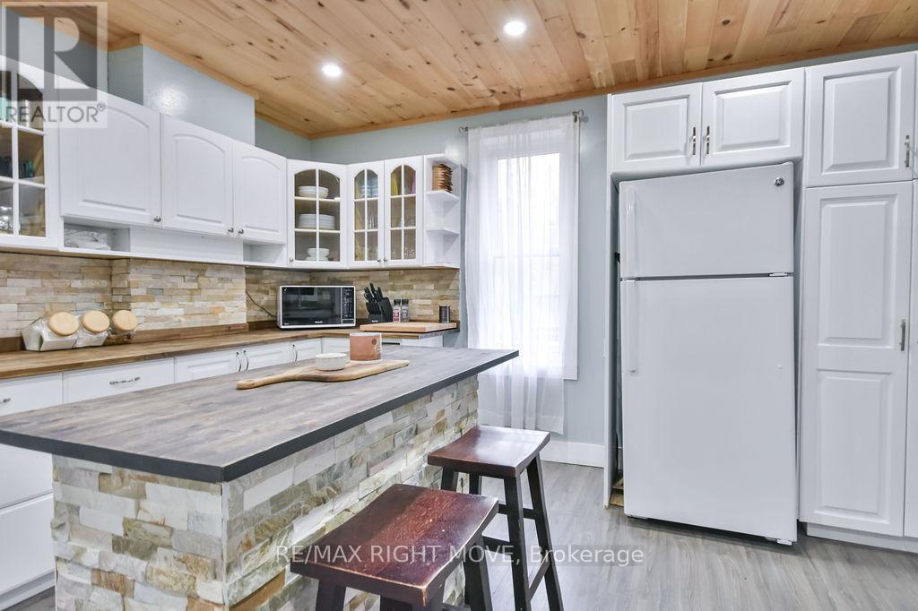 198 Woodchester Avenue, Bracebridge, Ontario  P1L 1H8 - Photo 15 - X12132737