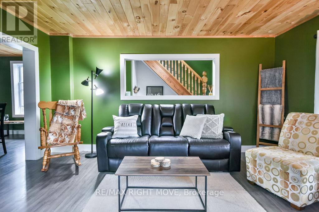 198 Woodchester Avenue, Bracebridge, Ontario  P1L 1H8 - Photo 8 - X12132737