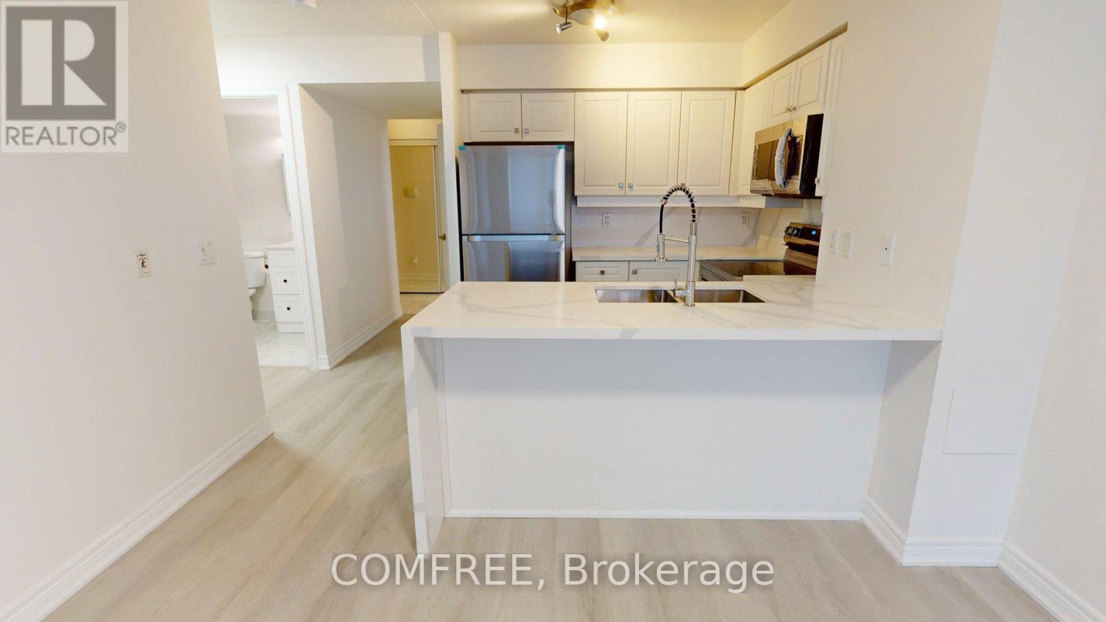 201 - 60 Disera Drive, Vaughan, Ontario  L4J 9G1 - Photo 10 - N12131208