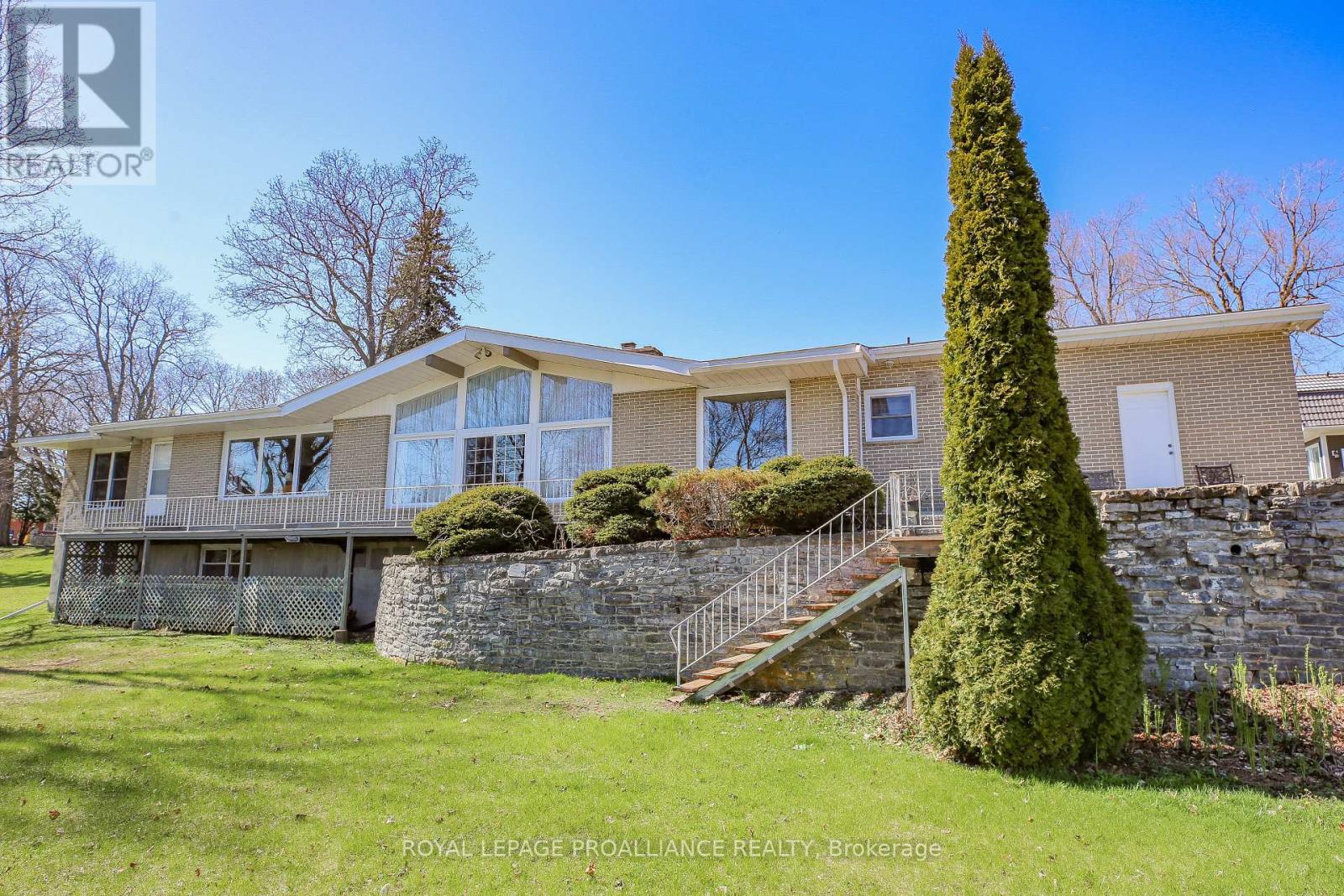 3 East Fulford Place, Brockville, Ontario  K6V 2Z9 - Photo 31 - X12132782