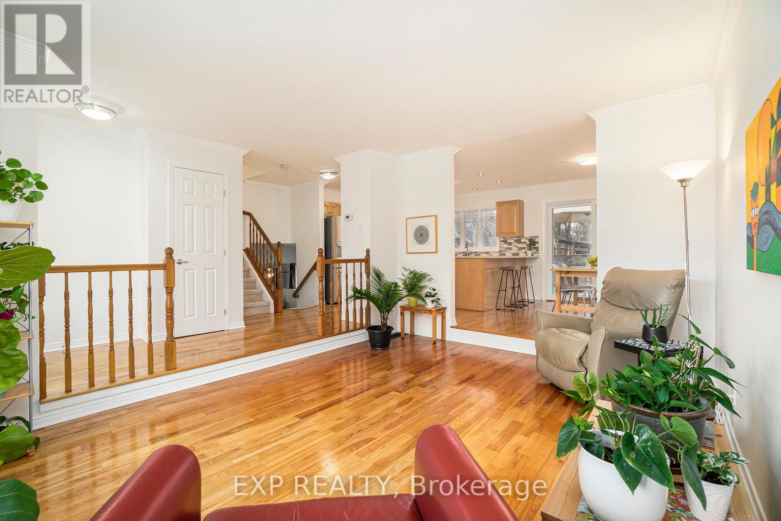 291 Carleton Avenue, Ottawa, Ontario  K1Y 0J7 - Photo 9 - X12123459
