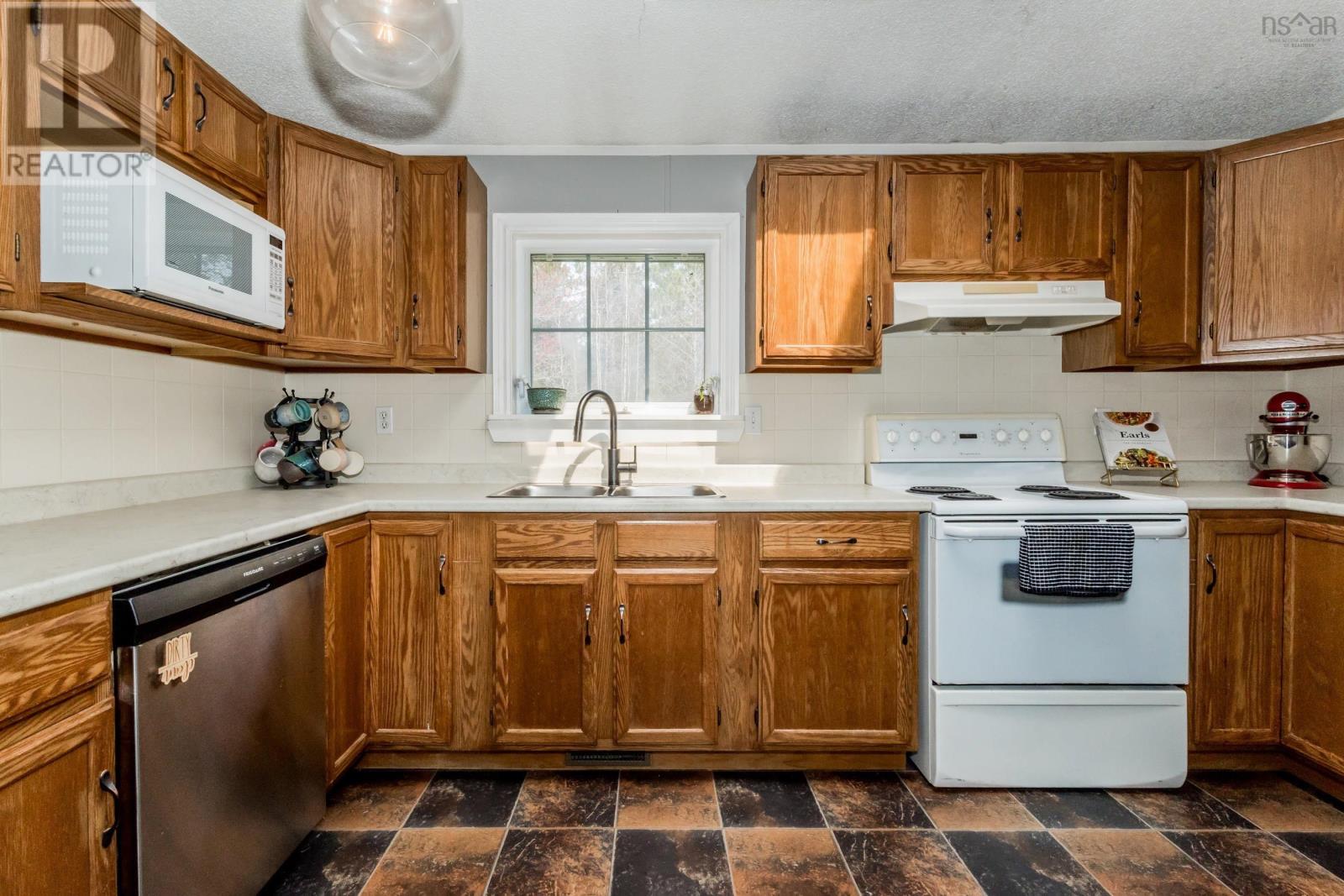 319 Hall Road, South Greenwood, Nova Scotia  B0P 1R0 - Photo 17 - 202510084