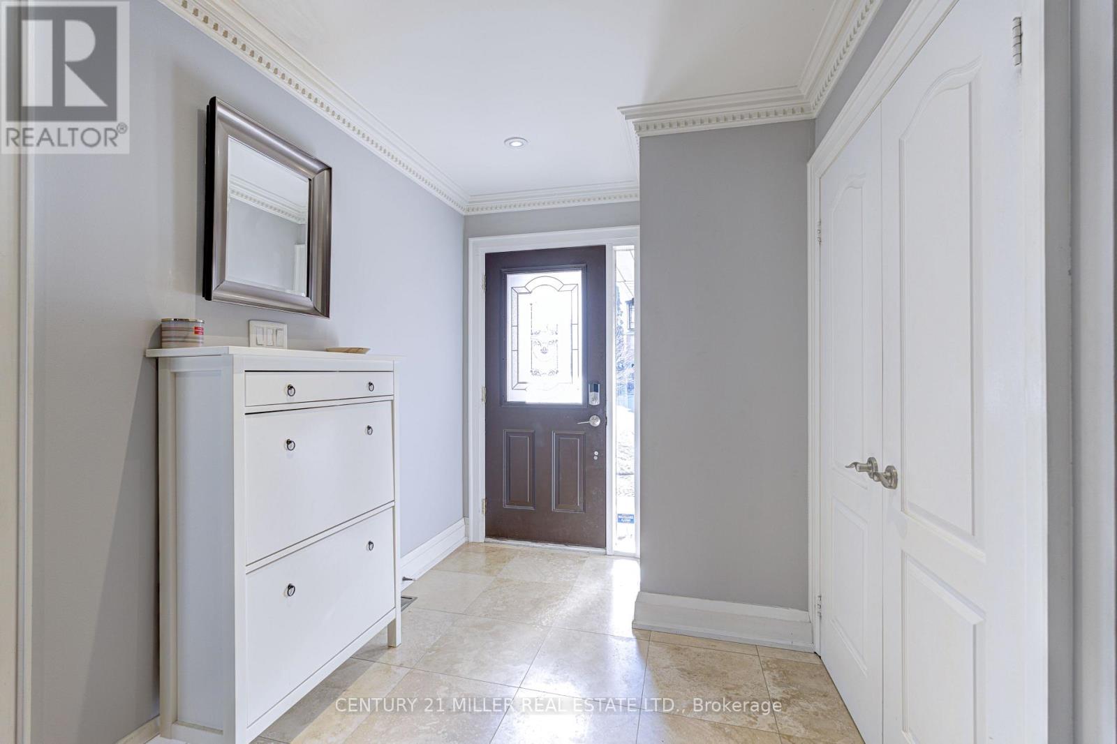 39 Iona Crescent, Vaughan, Ontario  L4H 1C4 - Photo 3 - N12062087