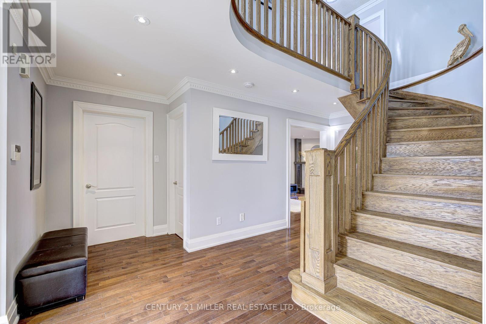 39 Iona Crescent, Vaughan, Ontario  L4H 1C4 - Photo 4 - N12062087