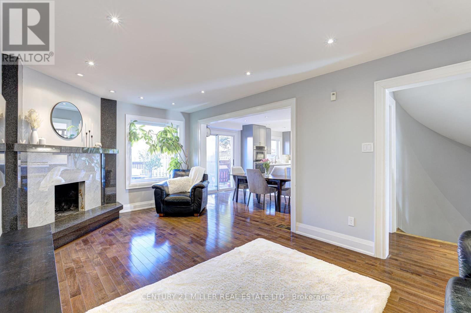 39 Iona Crescent, Vaughan, Ontario  L4H 1C4 - Photo 9 - N12062087