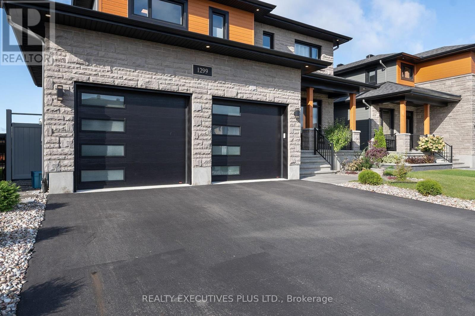 Property at 1299 DIAMOND STREET image 2