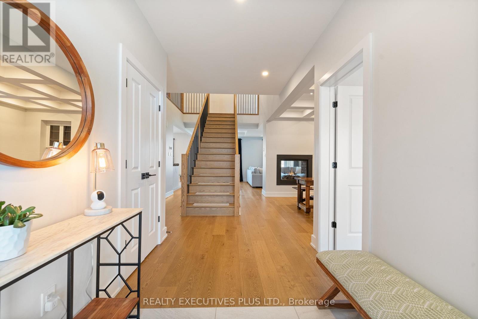 Property at 1299 DIAMOND STREET image 4